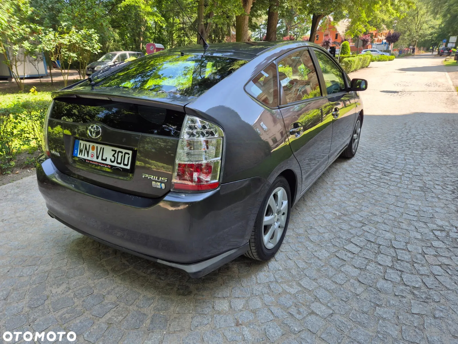 Toyota Prius (Hybrid) Executive - 7