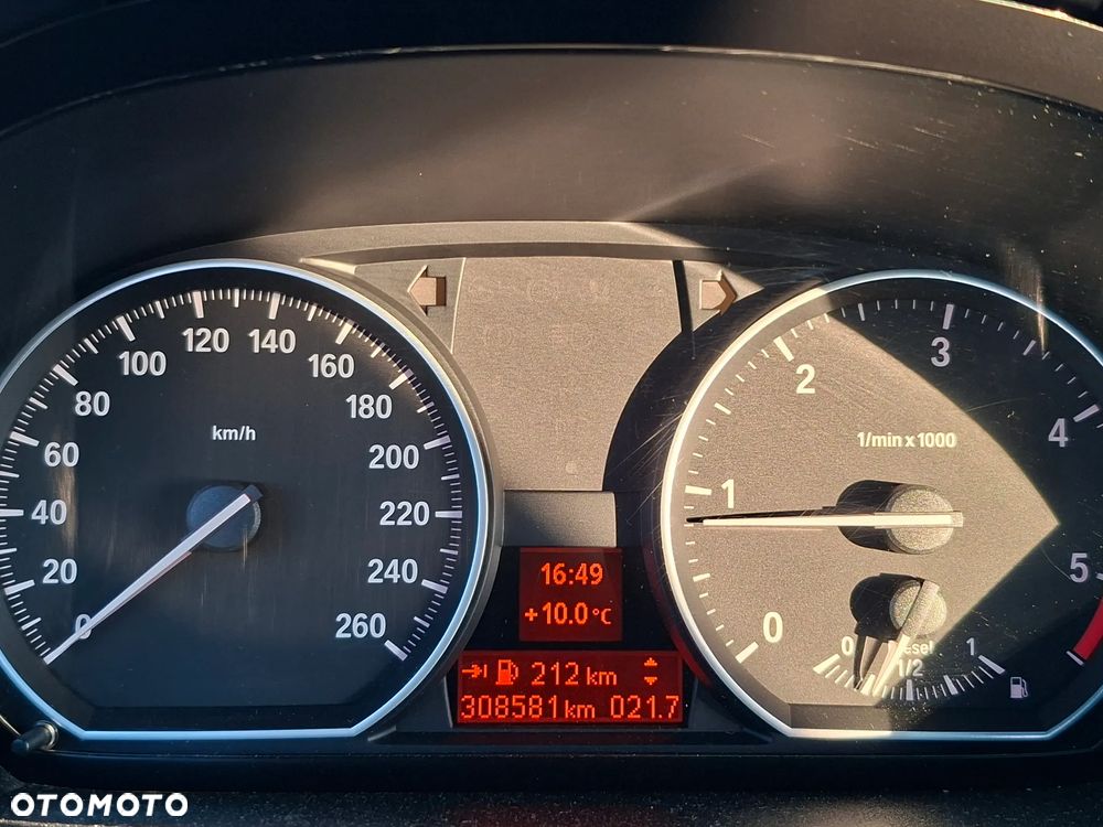 BMW Seria 1 120d - 12