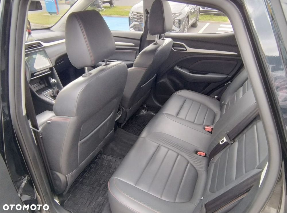 MG ZS - 12