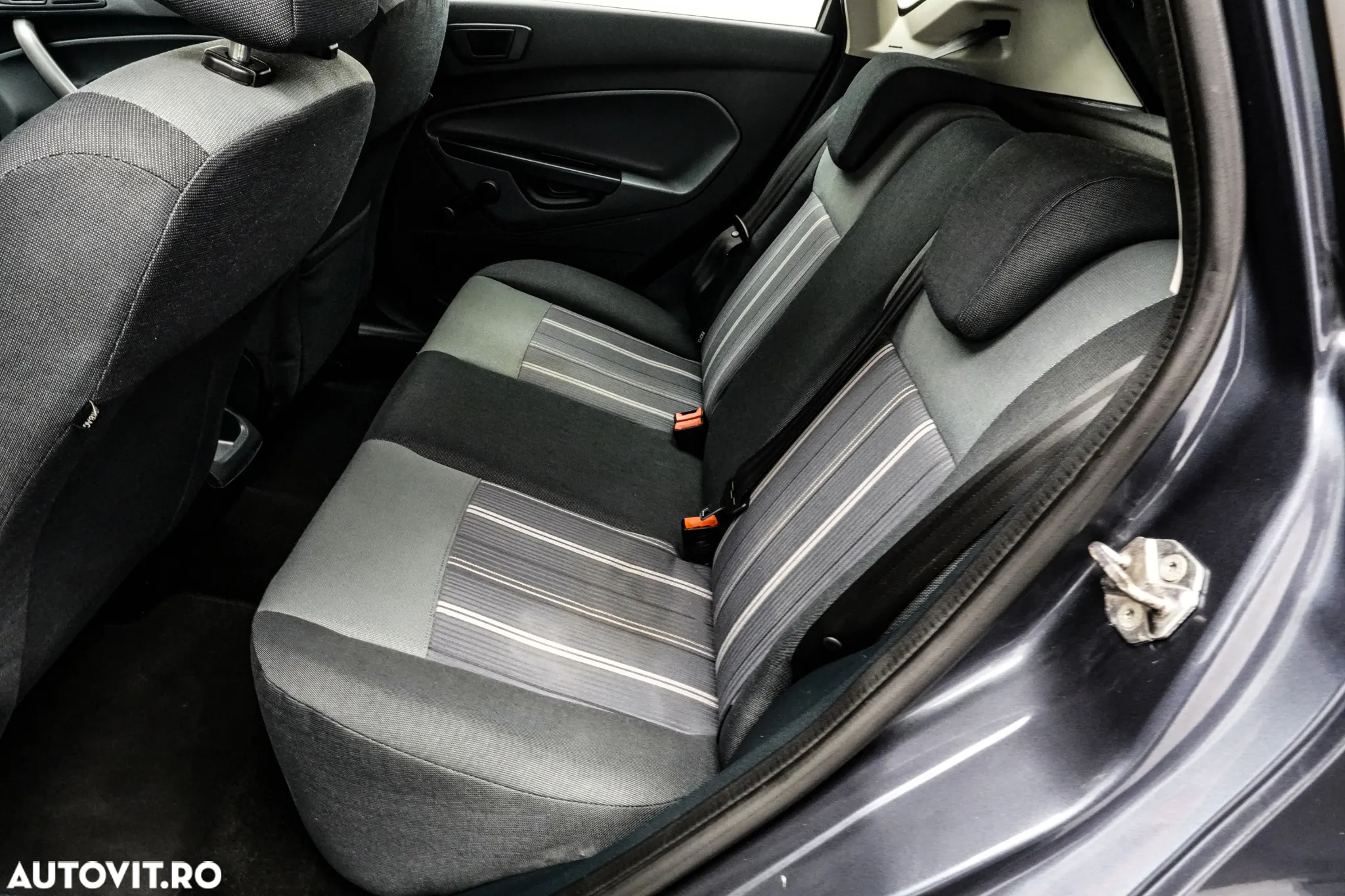 Ford Fiesta 1.4 TDCi Ambiente - 13
