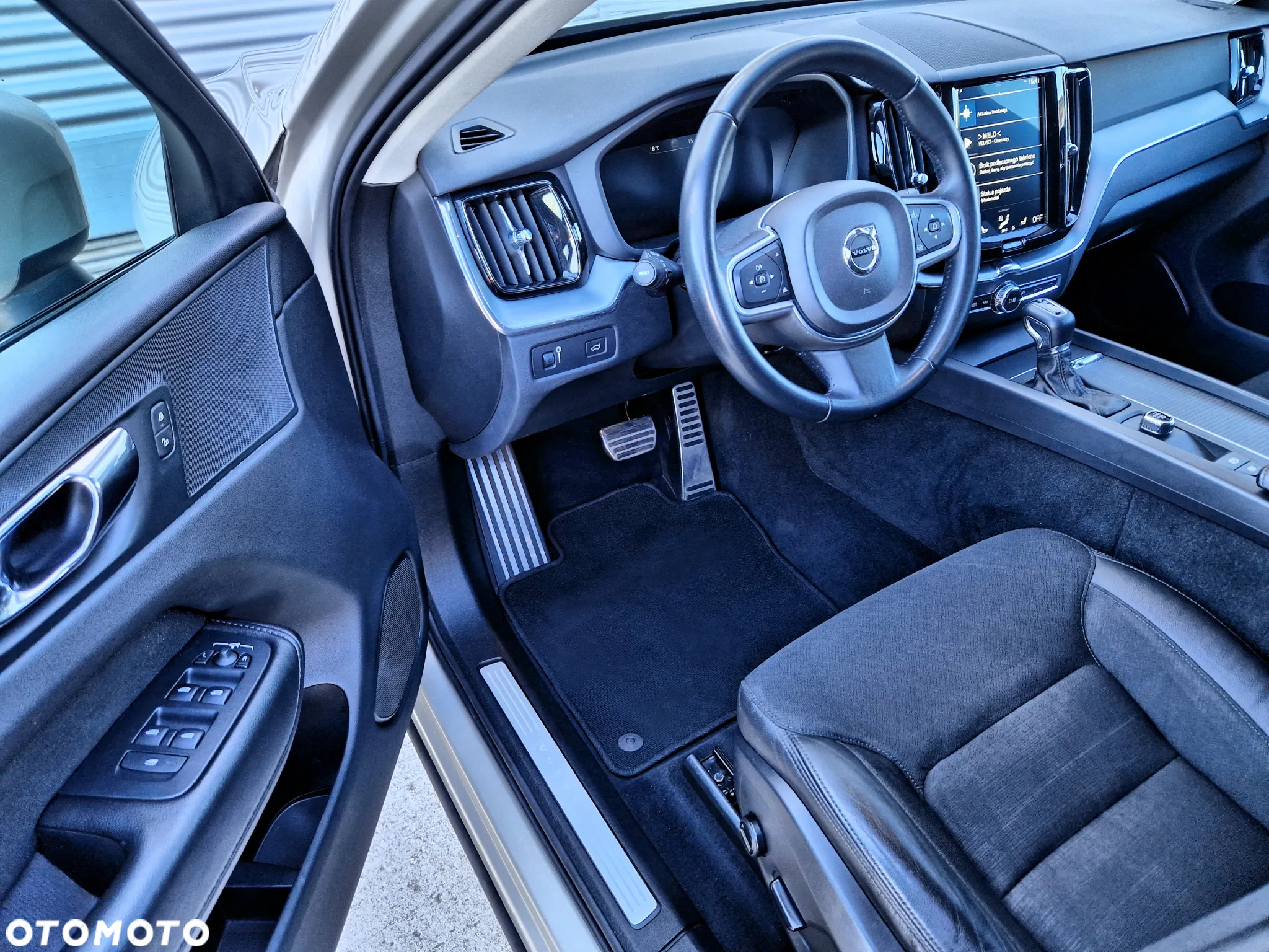 Volvo XC 60 D4 SCR Momentum - 18