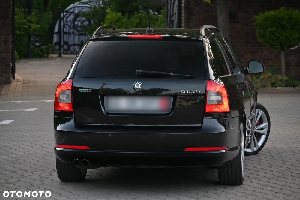 Skoda Octavia 2.0 TSI DSG RS - 20
