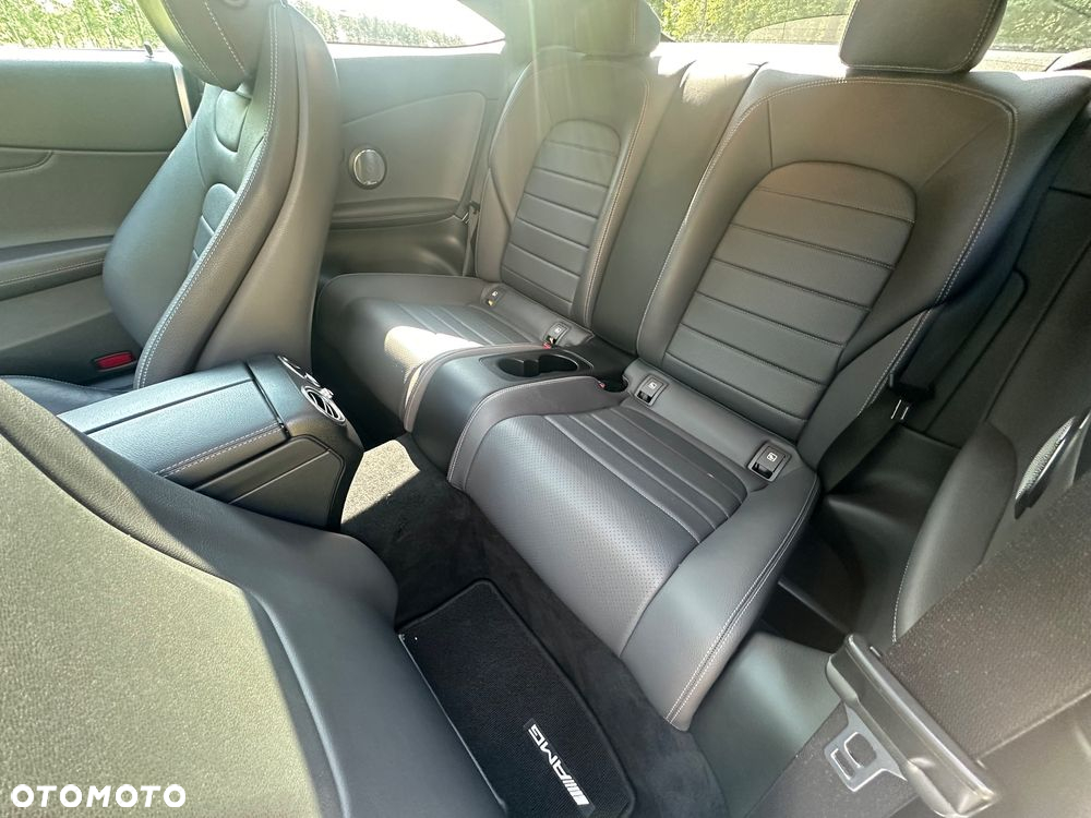Mercedes-Benz Klasa C 300 9G-TRONIC - 26