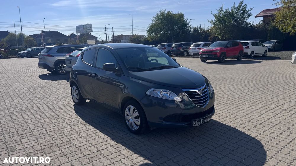 Lancia Ypsilon Y 1.2 8v Silver - 2