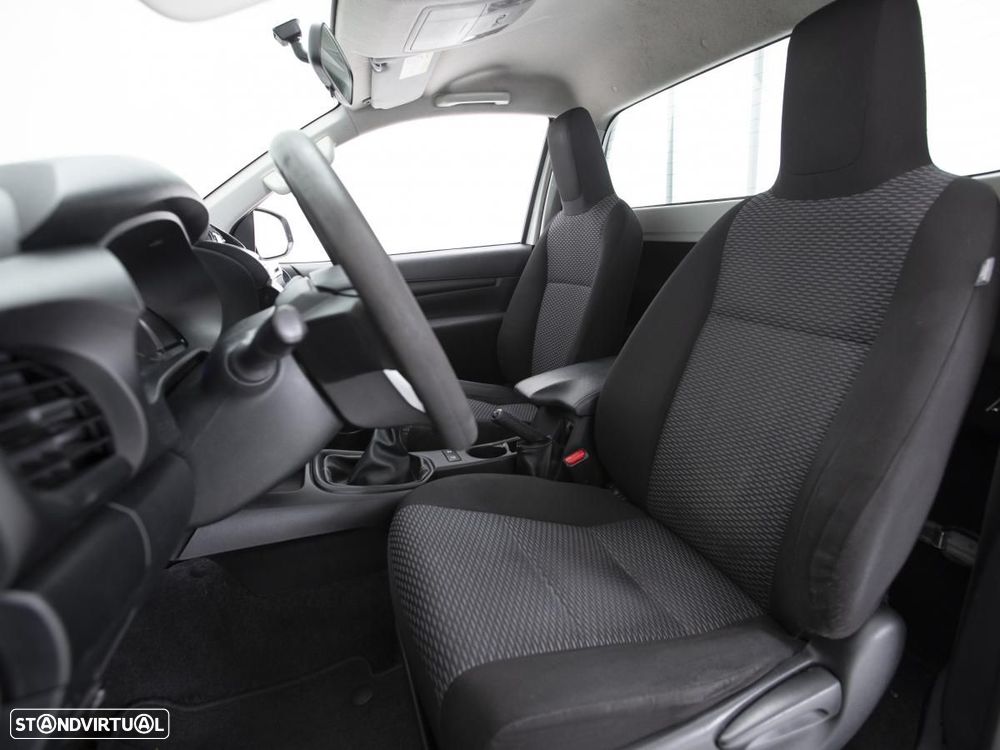Toyota Hilux 2.4 D-4D 4WD CS CH c/iva - 9
