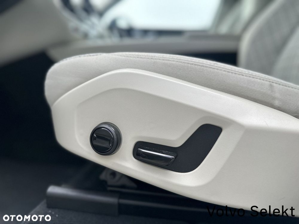 Volvo XC 60 - 30