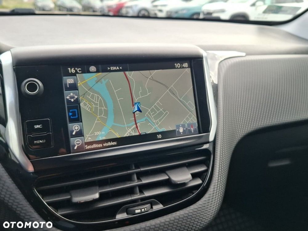 Peugeot 2008 1.2 Pure Tech Style S&S - 28