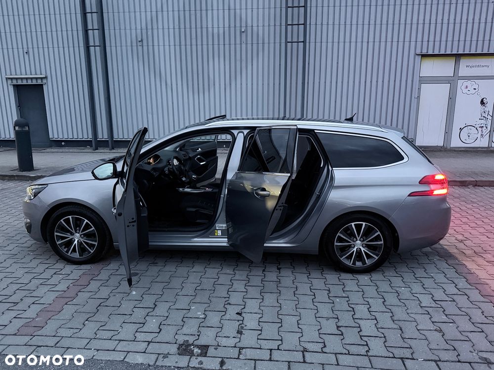 Peugeot 308 PureTech 130 GPF Stop & Start Allure Business-Paket - 34