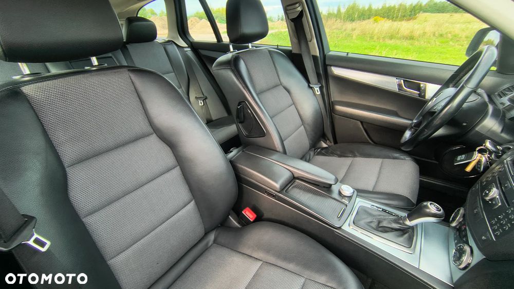 Mercedes-Benz Klasa C 180 Kompressor Automatik Avantgarde - 27