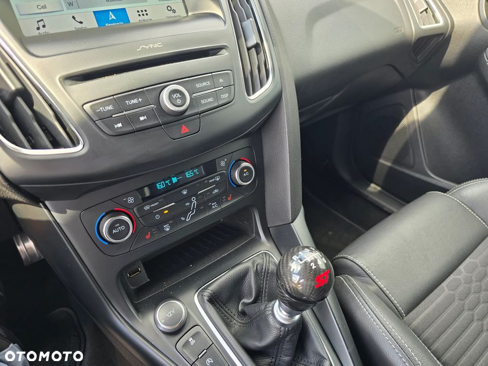 Ford Focus - 21