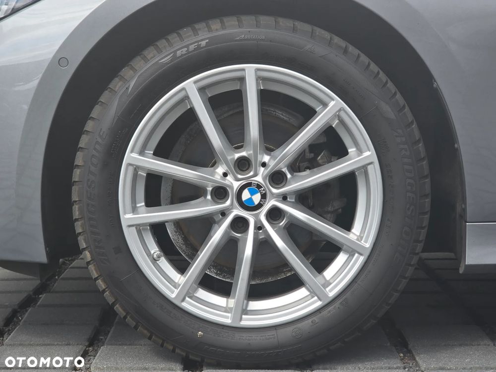 BMW Seria 3 318i - 19