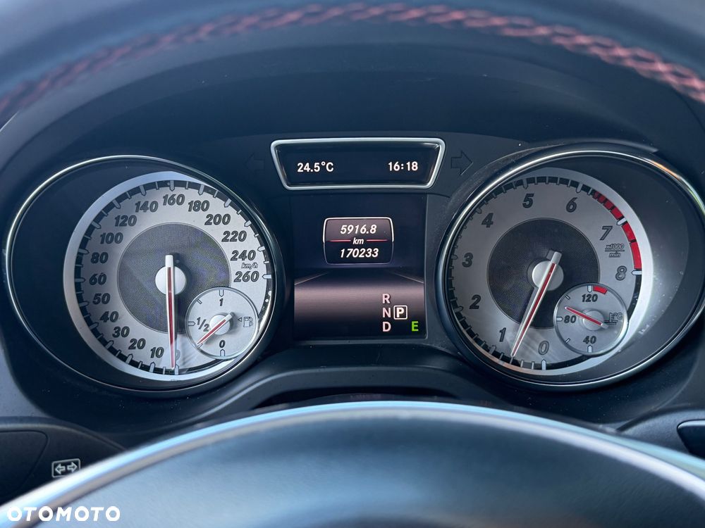 Mercedes-Benz CLA 180 7G-DCT AMG Line - 36