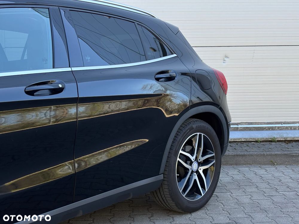 Mercedes-Benz GLA 200 7G-DCT Urban - 5