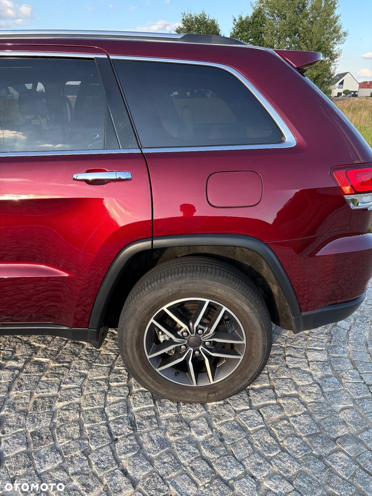 Jeep Grand Cherokee - 14