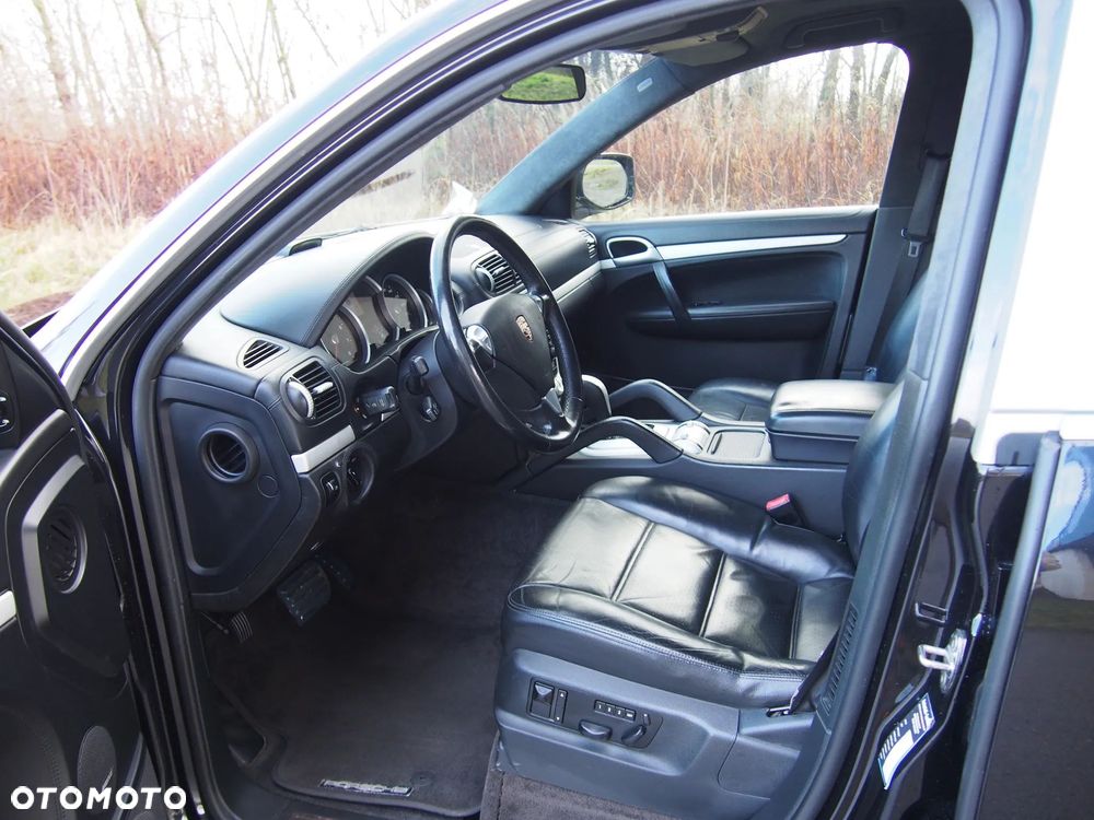 Porsche Cayenne Turbo - 14