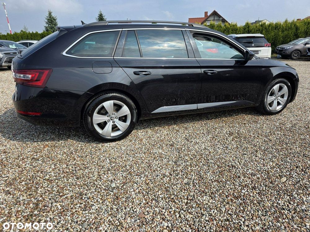 Skoda Superb 2.0 TDI SCR 4x4 Ambition DSG - 8