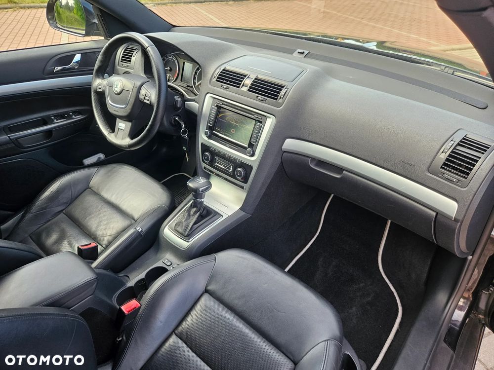 Skoda Octavia 2.0 TDI CR DPF DSG RS - 8