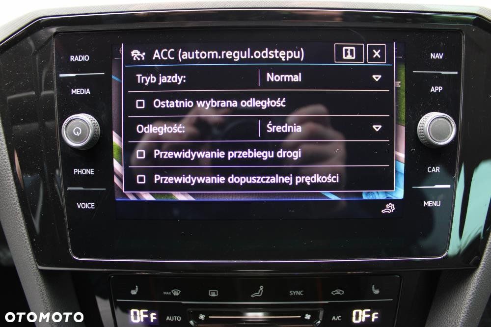 Volkswagen Passat - 21