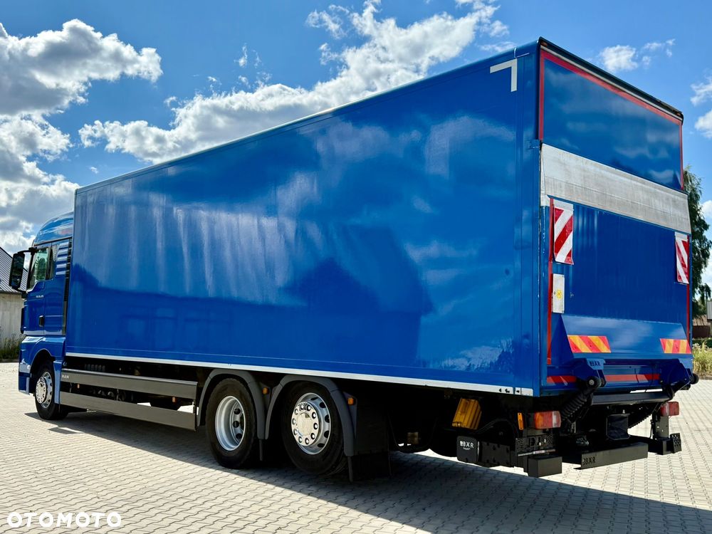 MAN TGX 26.420 / KONTENER / WINDA / 8.5 M DŁUGOŚCI / 21 EUROPALET / 6x2 / 3 OŚ PODNOSZONA I SKRĘTNA / ŁADOWNOŚĆ 14 415 KG / 2018 ROK / Z NIEMIEC - 4