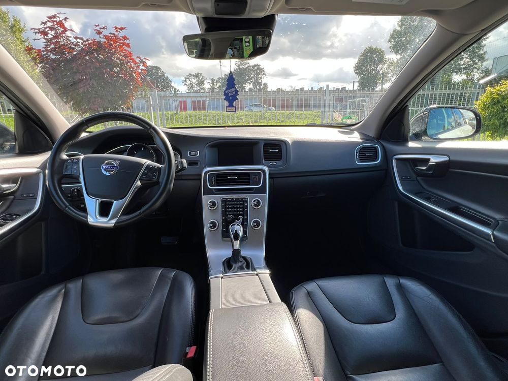 Volvo V60 D3 Geartronic Summum - 34