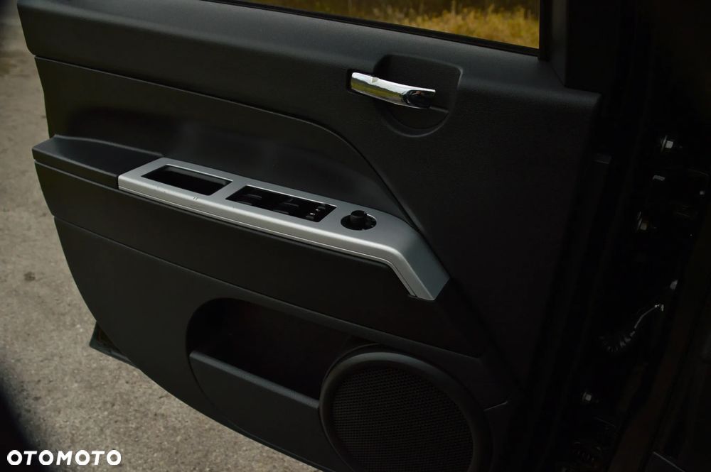 Jeep Compass 2.4 Limited - 17