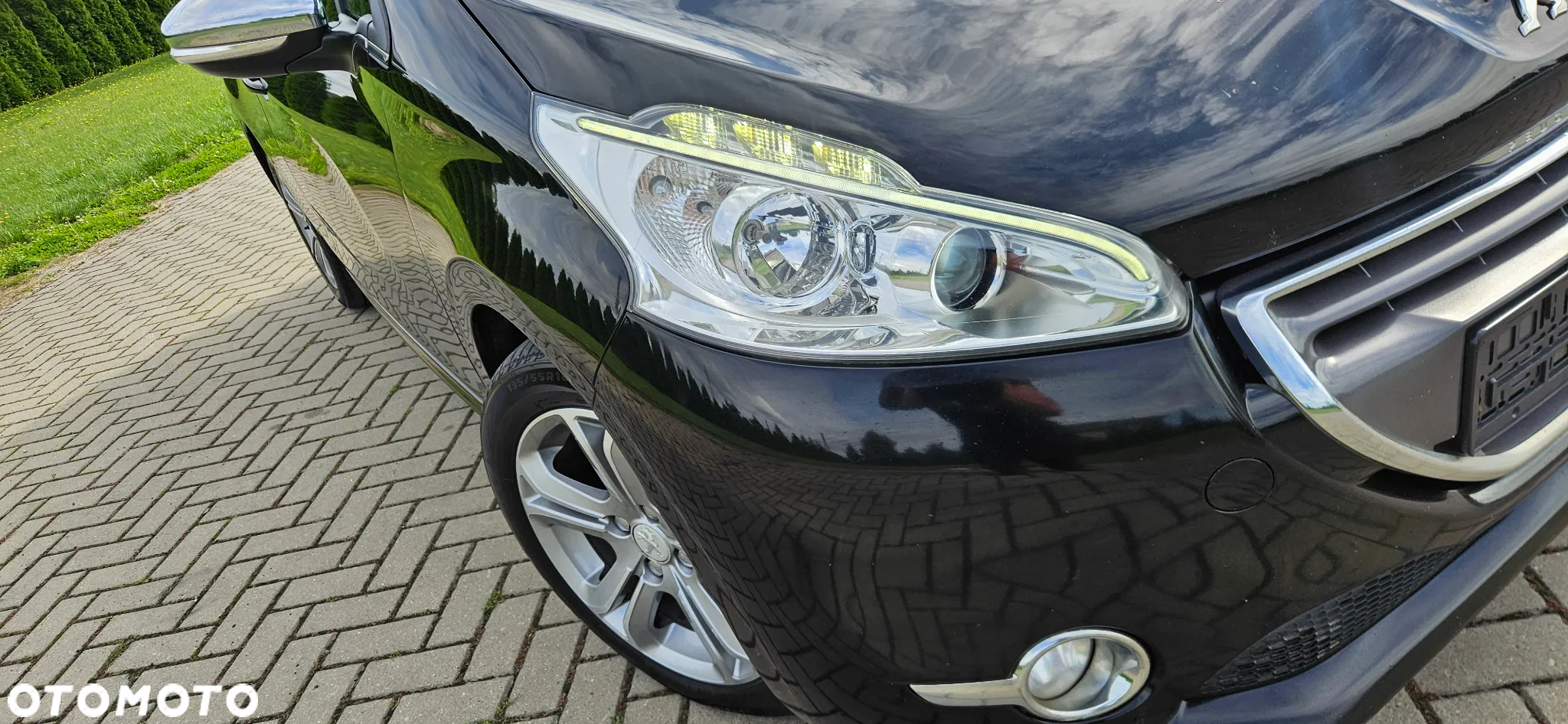 Peugeot 208 1.6 e-HDi Allure STT - 31