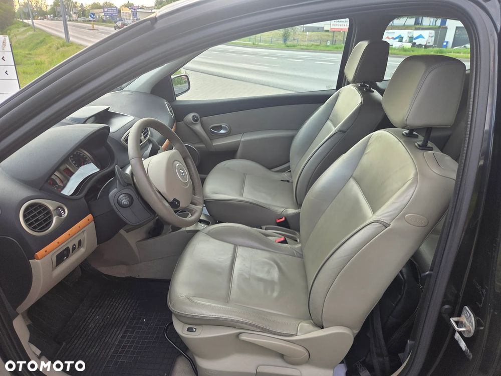 Renault Clio - 22