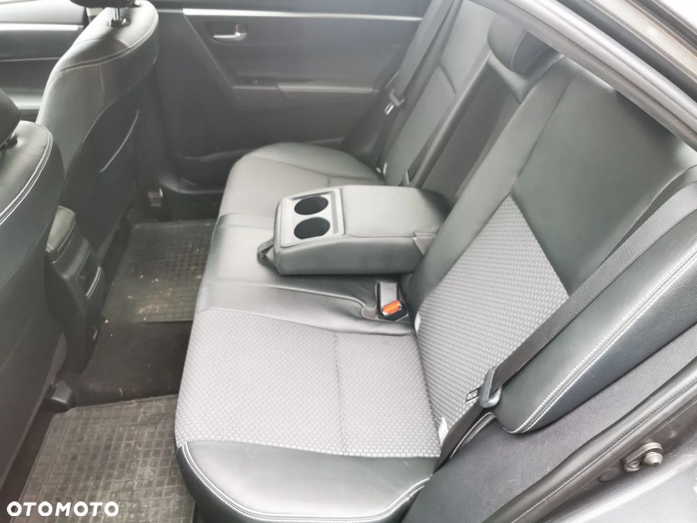 Toyota Corolla 1.6 Executive MS - 16
