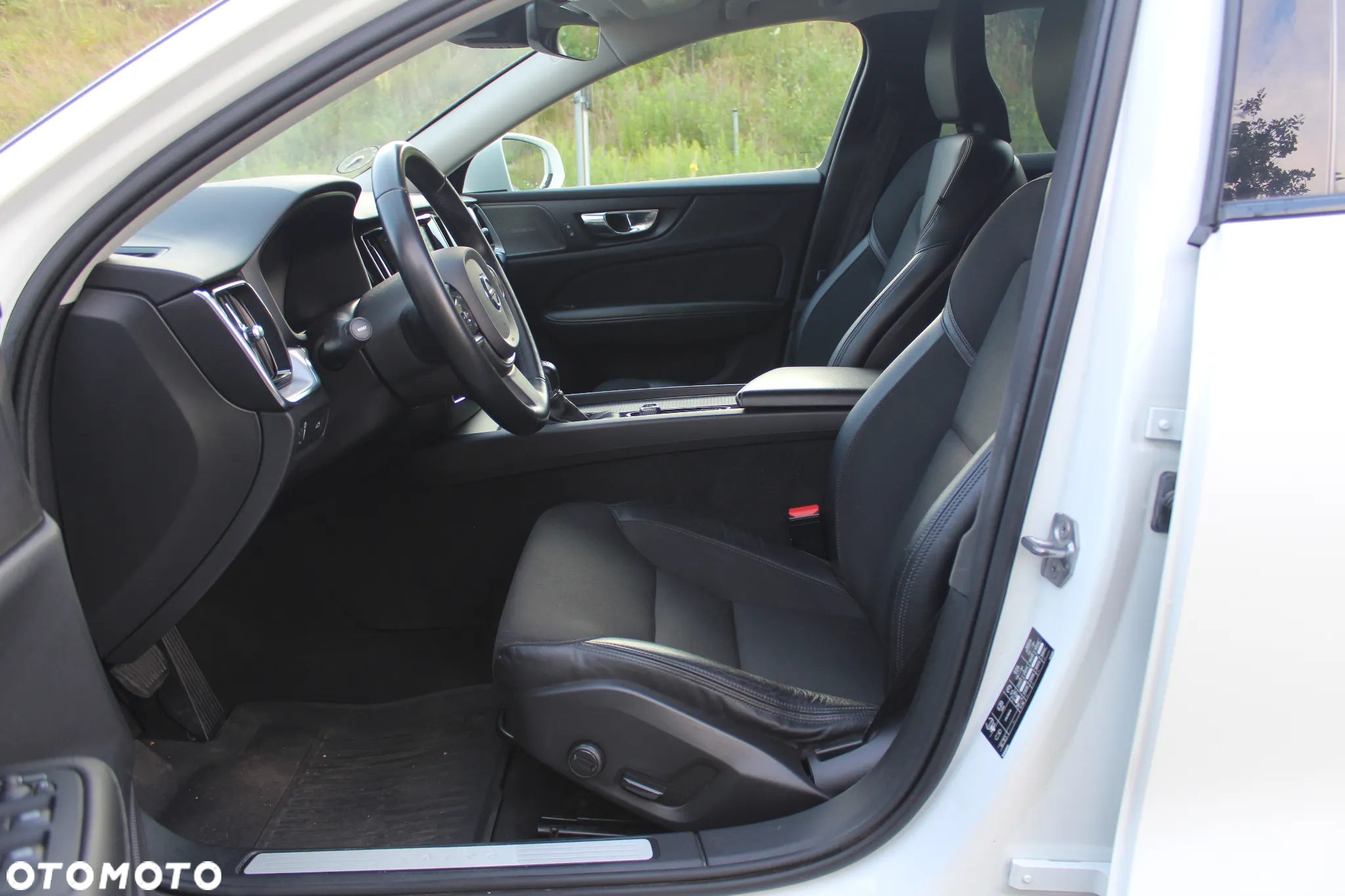 Volvo V60 Cross Country D4 AWD Geartronic Pro - 23