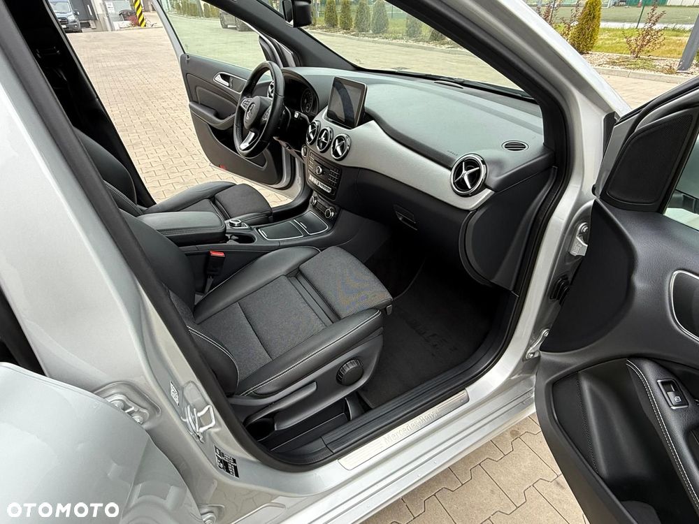 Mercedes-Benz Klasa B 180 (CDI) d 7G-DCT AMG Line - 23