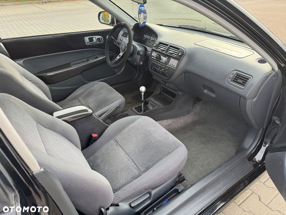 Honda Civic 1.6i LS - 21