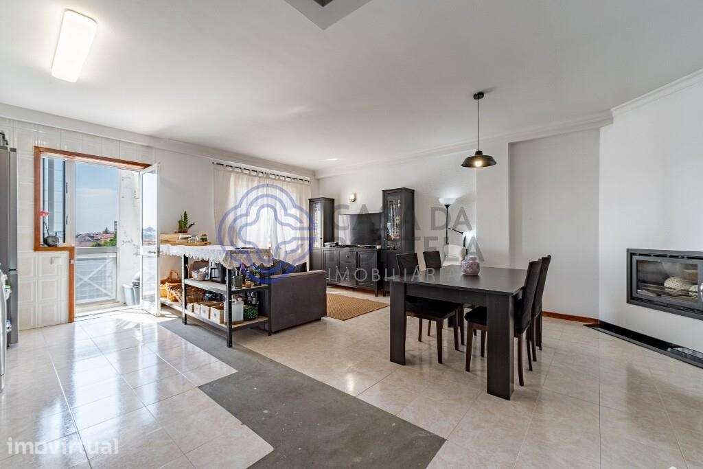 Apartamento T2+1 com excelente exposição solar, em condomínio com jard - Grande imagem: 4/27