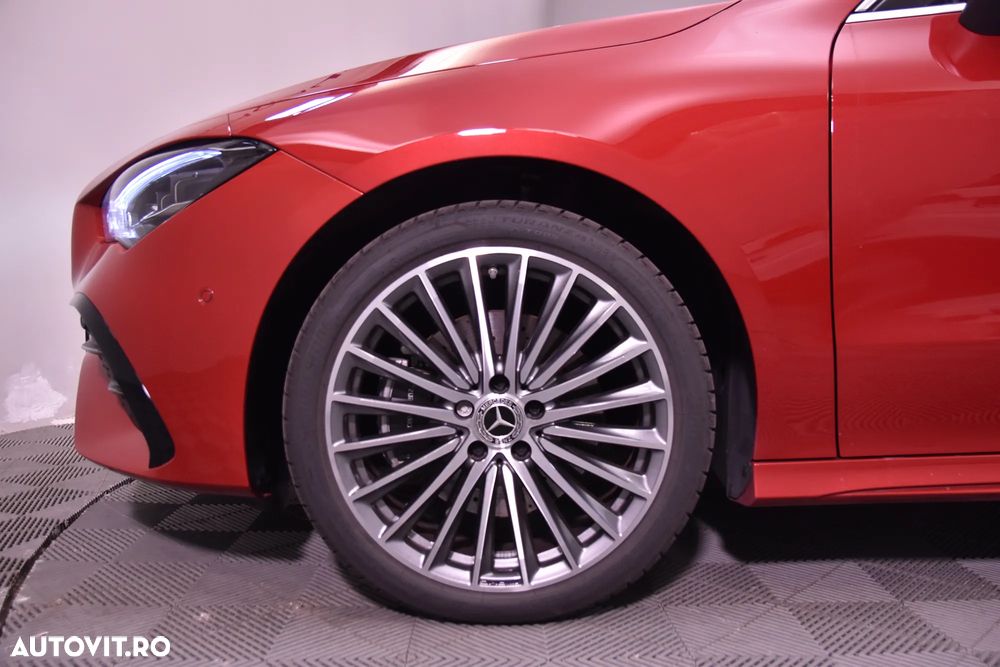 Mercedes-Benz CLA 250 e 8G-DCT AMG Line - 13
