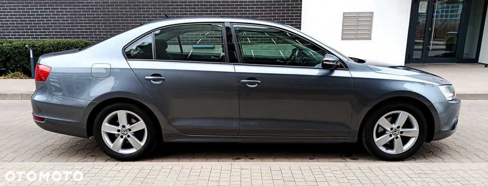 Volkswagen Jetta 1.4 TSI Comfortline - 4