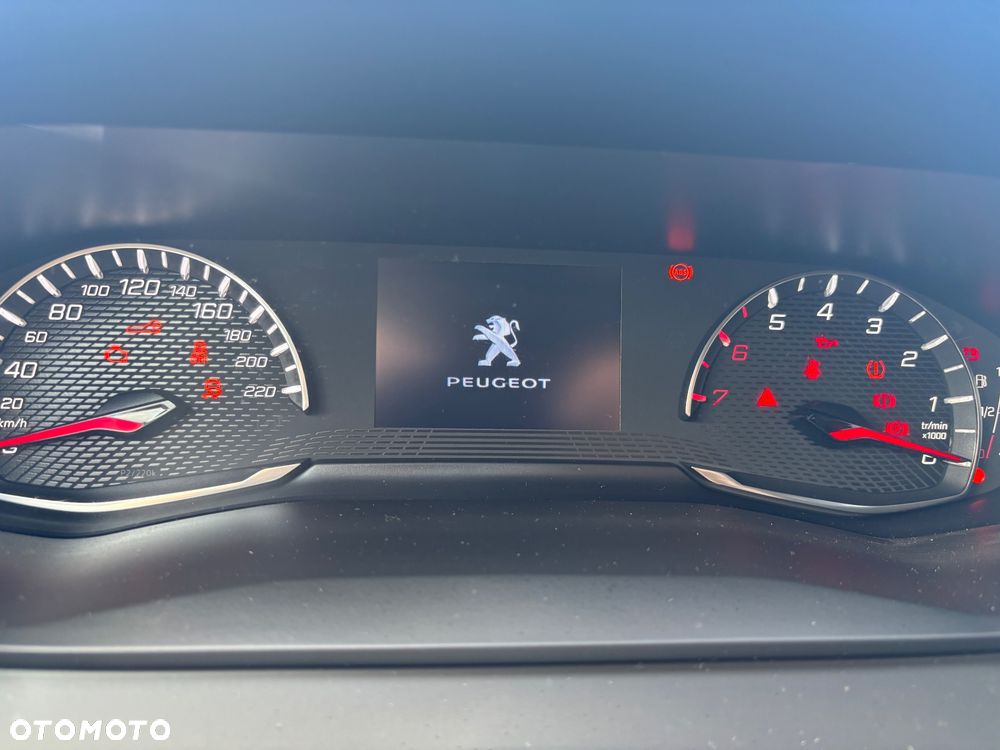 Peugeot 208 - 16