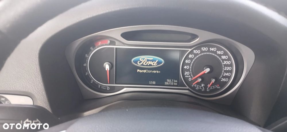 Ford Mondeo 1.8 Ambiente - 21