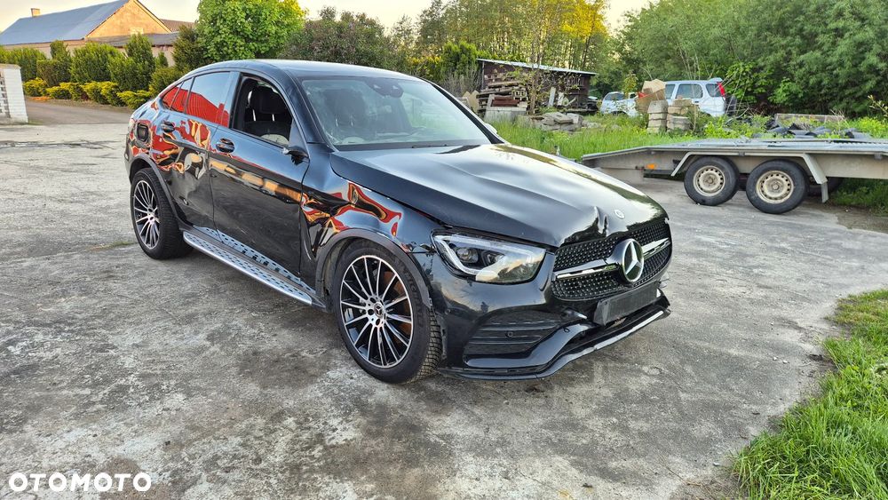Mercedes-Benz GLC 300 d 4Matic 9G-TRONIC AMG Line - 29