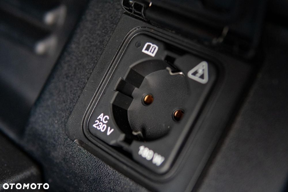 Land Rover Defender 5.0 P525 V8 - 34