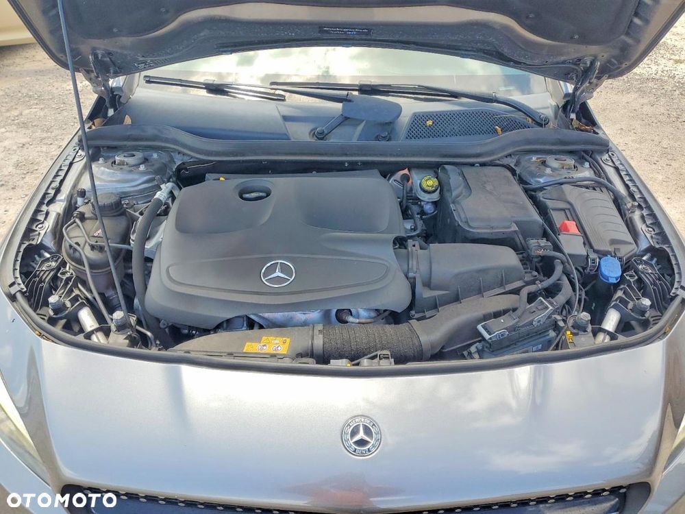 Mercedes-Benz CLA 250 7G-DCT AMG Line - 11