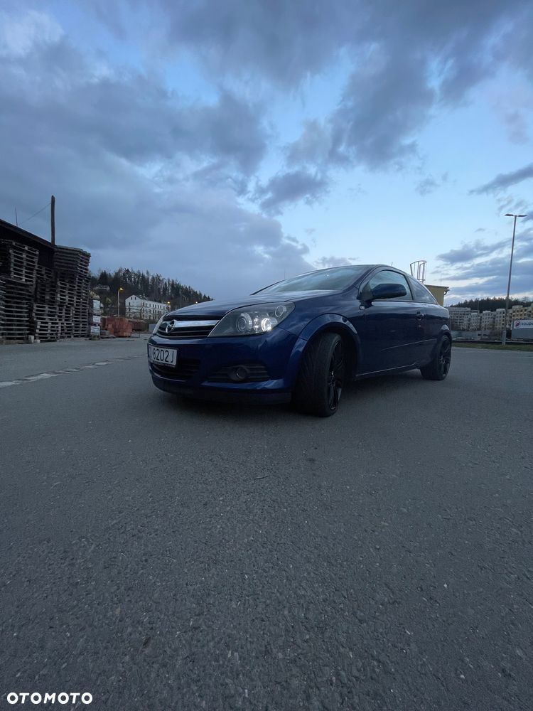 Opel Astra GTC 2.0 Turbo Sport - 12