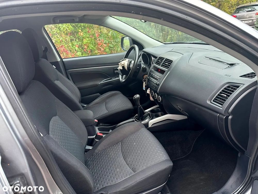 Mitsubishi ASX 1.6 Inform - 11