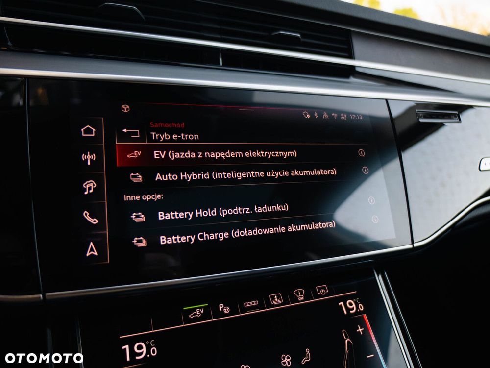 Audi A8 - 40