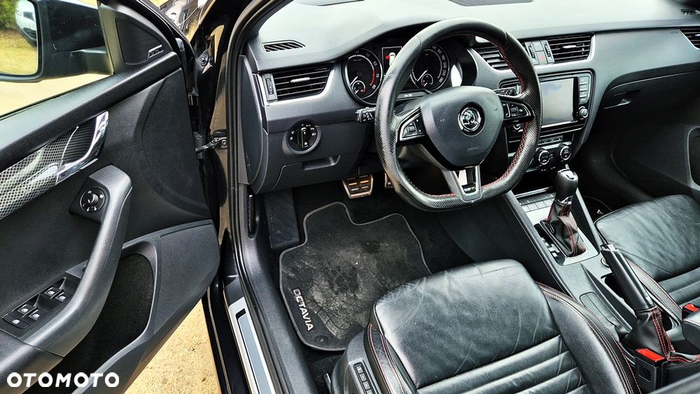 Skoda Octavia 2.0 TSI RS DSG - 32