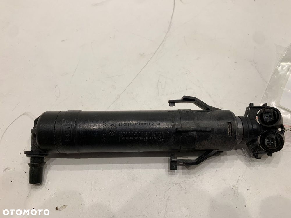 SPRYSKIWACZ REFLEKTORA PRAWY PRZÓD  VW PASSAT B7 Variant (365) 2010 - 2015 1.8 TSI 118 kW [160 KM] - 2