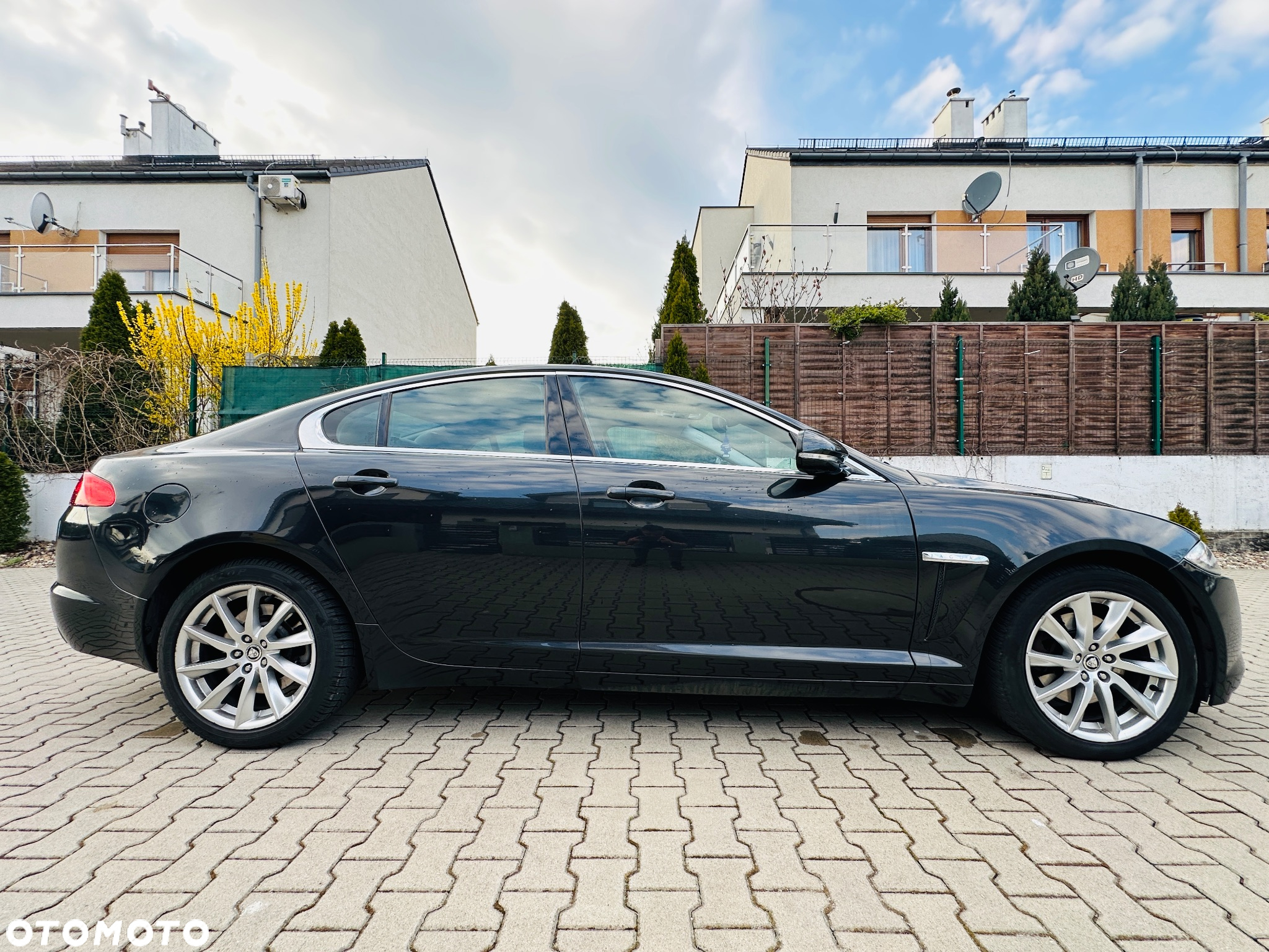 Jaguar XF 2.2 D Premium Luxury - 4
