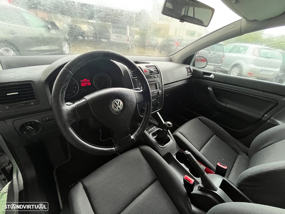 VW Golf 1.6 FSi Confortline - 9