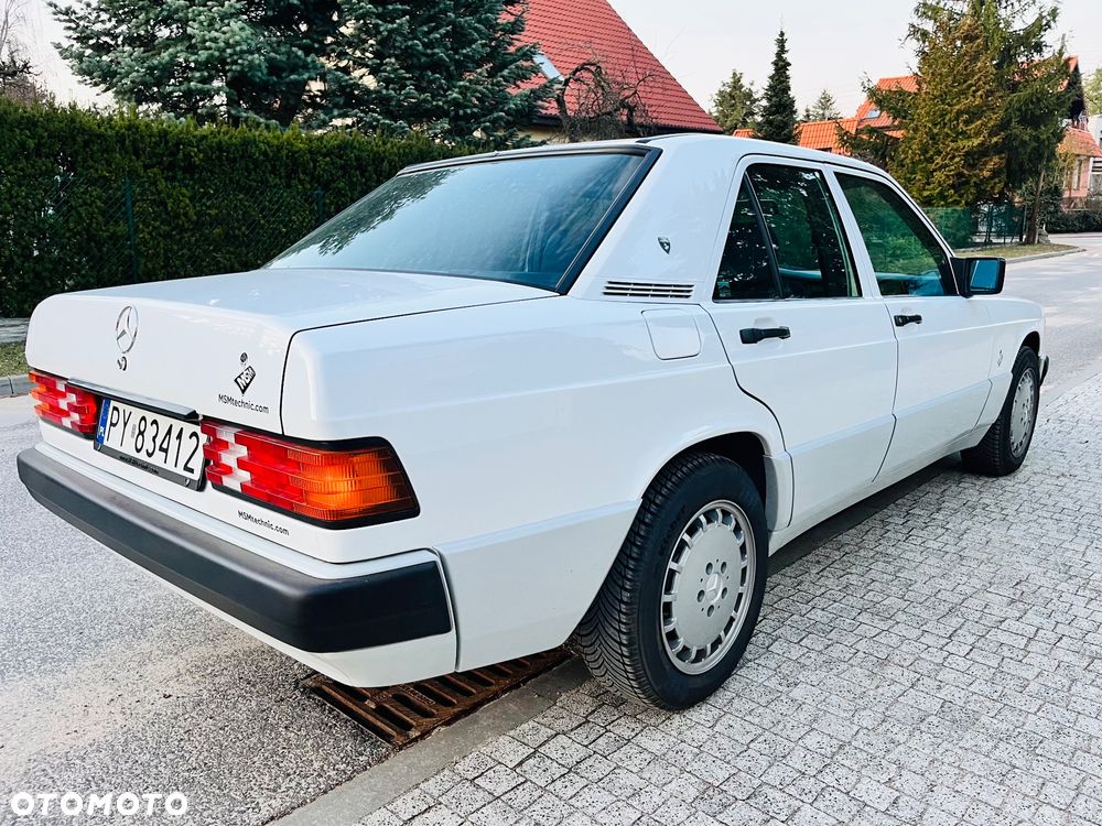 Mercedes-Benz W201 (190) - 5