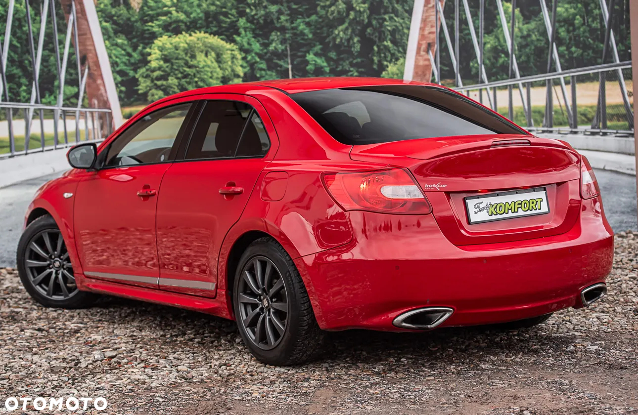 Suzuki Kizashi 2.4 Sport - 8