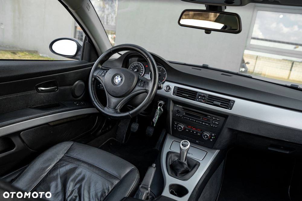 BMW Seria 3 320d DPF - 29