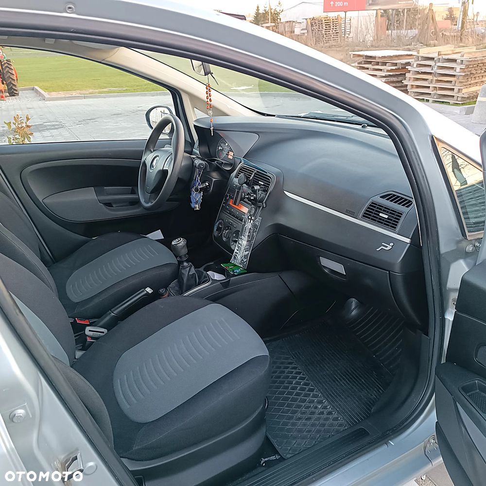 Fiat Grande Punto - 12